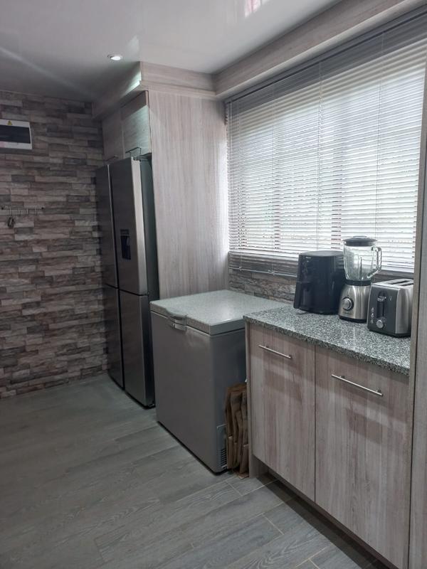 2 Bedroom Property for Sale in Havenside KwaZulu-Natal