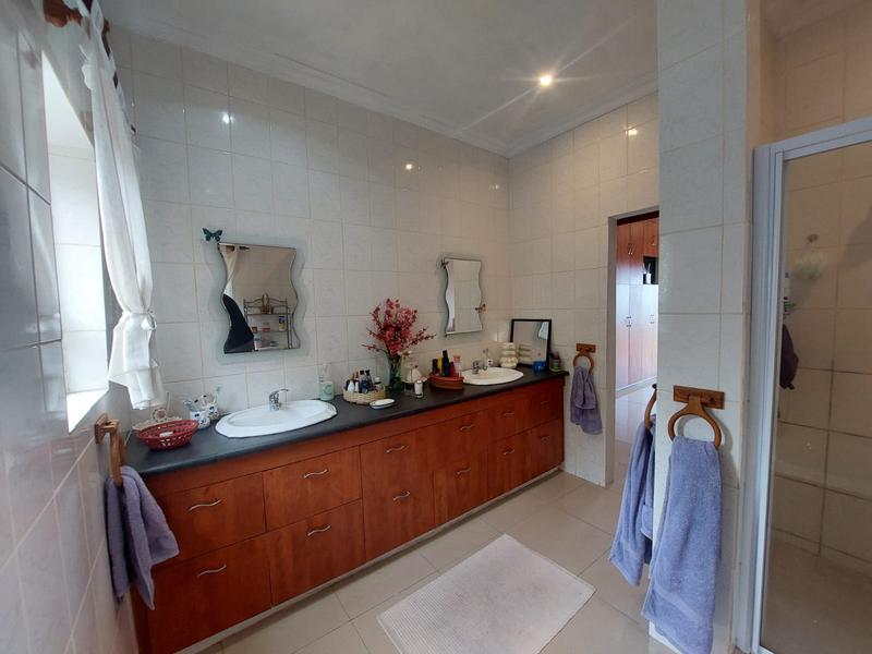 5 Bedroom Property for Sale in Ramsgate KwaZulu-Natal
