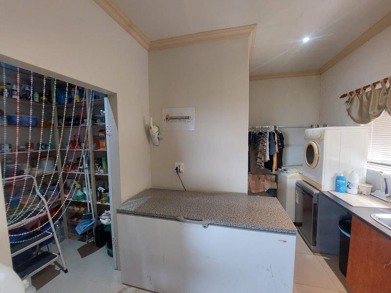 5 Bedroom Property for Sale in Ramsgate KwaZulu-Natal