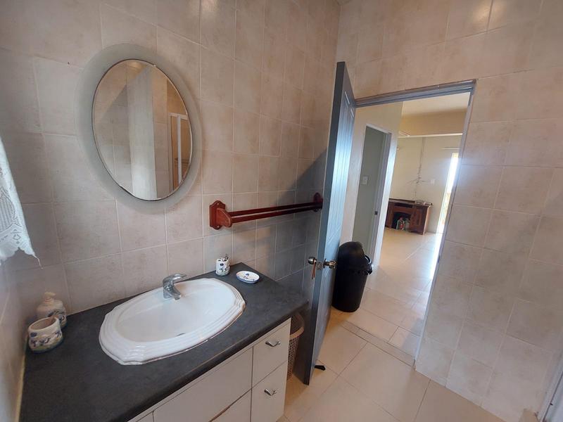 5 Bedroom Property for Sale in Ramsgate KwaZulu-Natal