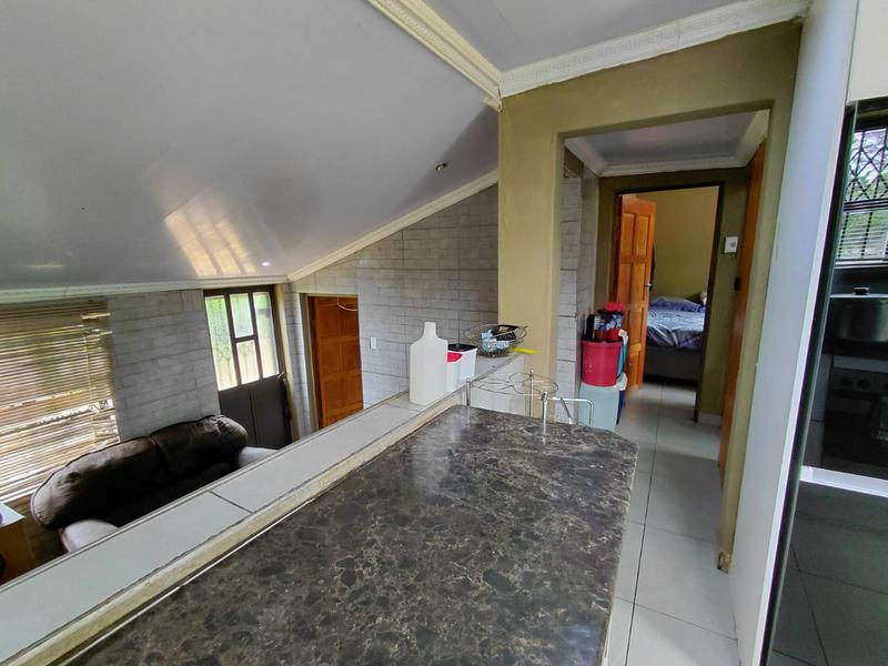 To Let 2 Bedroom Property for Rent in Umlazi KwaZulu-Natal