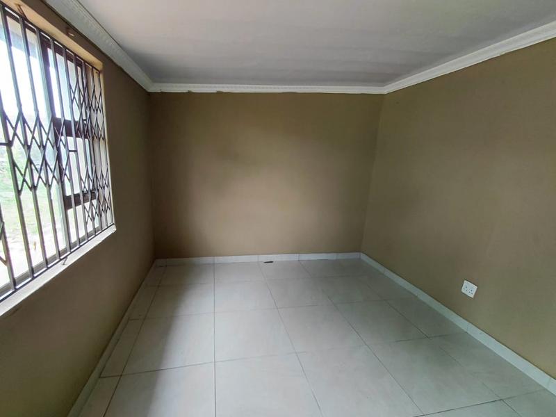To Let 2 Bedroom Property for Rent in Umlazi KwaZulu-Natal