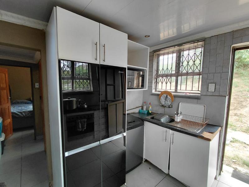 To Let 2 Bedroom Property for Rent in Umlazi KwaZulu-Natal