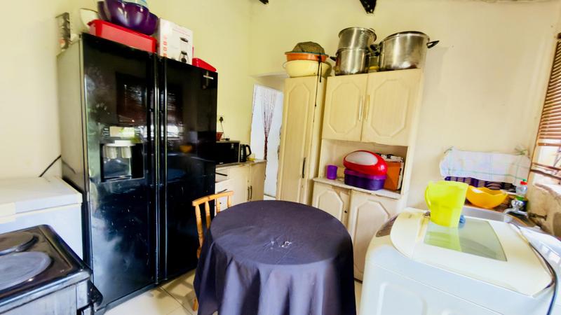 2 Bedroom Property for Sale in Umlazi KwaZulu-Natal