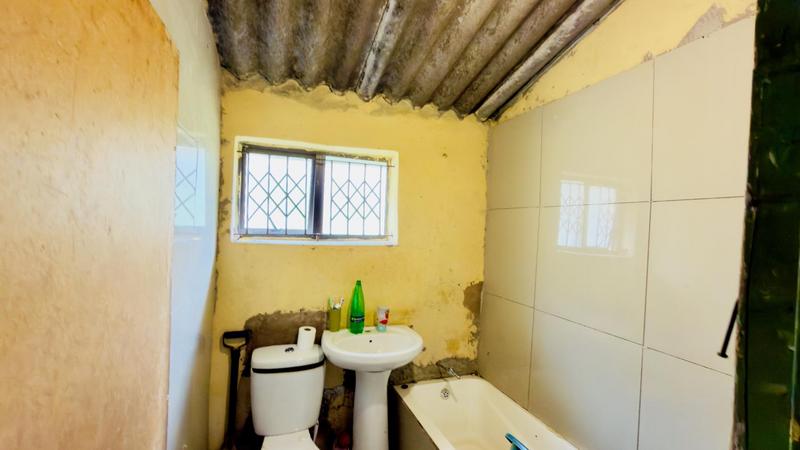 2 Bedroom Property for Sale in Umlazi KwaZulu-Natal