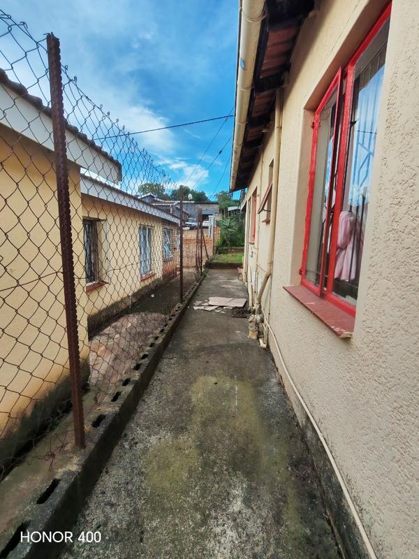 To Let 4 Bedroom Property for Rent in Panorama Gardens KwaZulu-Natal