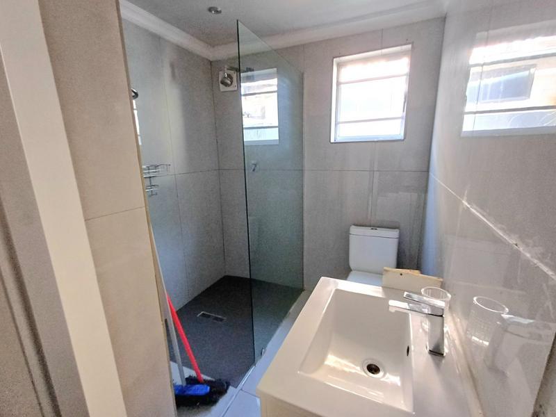 5 Bedroom Property for Sale in Lenham KwaZulu-Natal