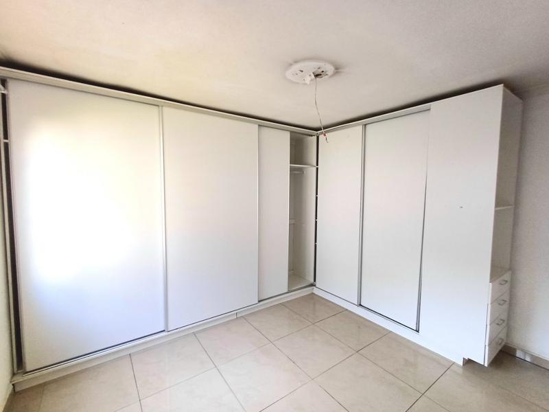 5 Bedroom Property for Sale in Lenham KwaZulu-Natal