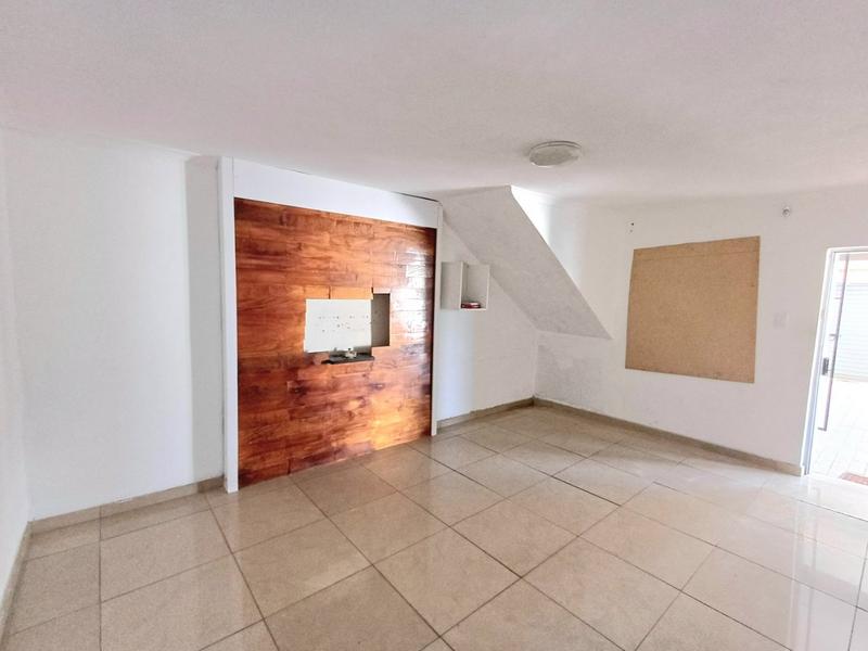 5 Bedroom Property for Sale in Lenham KwaZulu-Natal