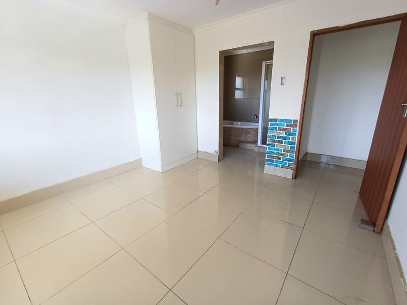 5 Bedroom Property for Sale in Lenham KwaZulu-Natal