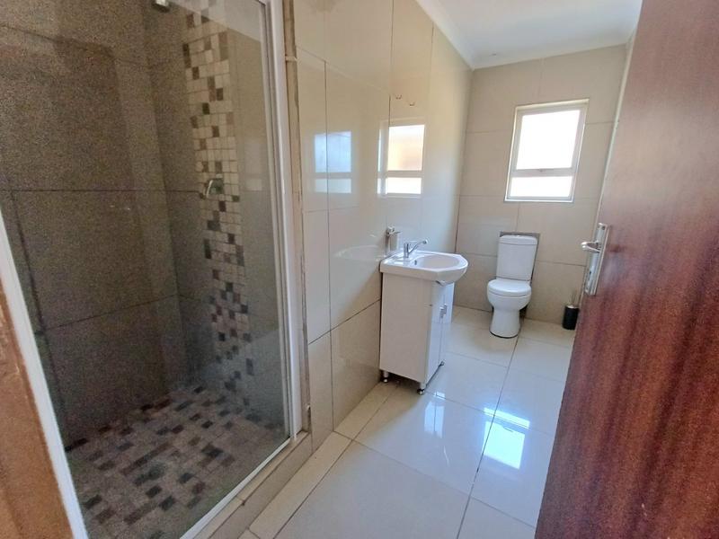 5 Bedroom Property for Sale in Lenham KwaZulu-Natal