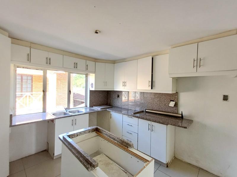 5 Bedroom Property for Sale in Lenham KwaZulu-Natal