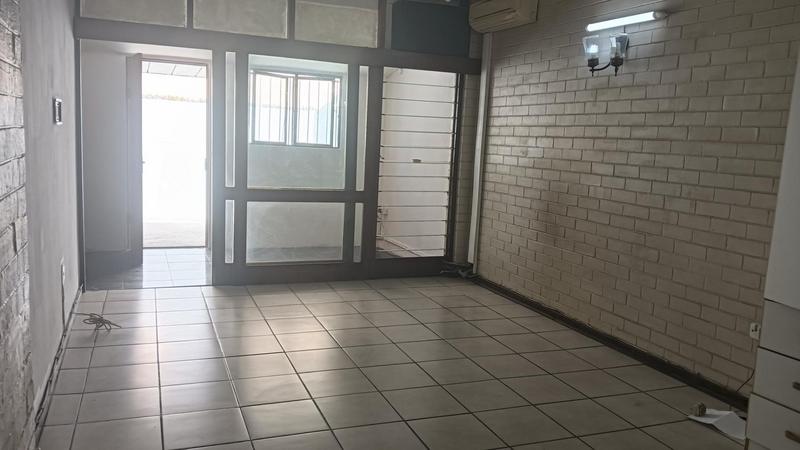 To Let 1 Bedroom Property for Rent in Pinetown KwaZulu-Natal