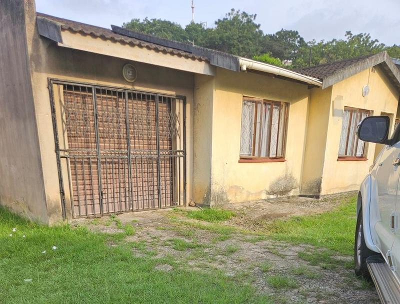 To Let 3 Bedroom Property for Rent in Umlazi KwaZulu-Natal