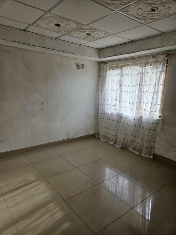 To Let 3 Bedroom Property for Rent in Umlazi KwaZulu-Natal