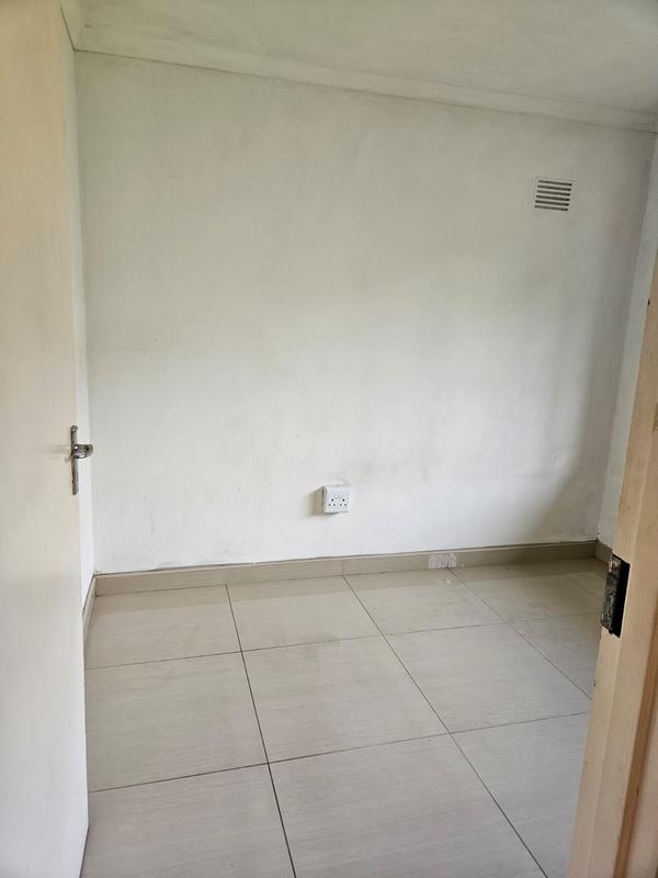 To Let 3 Bedroom Property for Rent in Umlazi KwaZulu-Natal