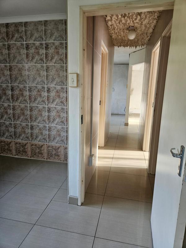 To Let 3 Bedroom Property for Rent in Umlazi KwaZulu-Natal