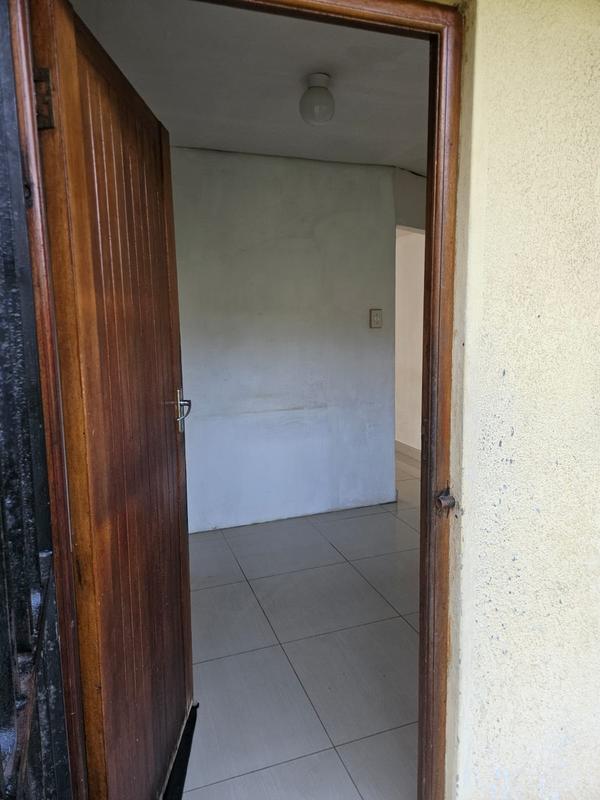 To Let 3 Bedroom Property for Rent in Umlazi KwaZulu-Natal