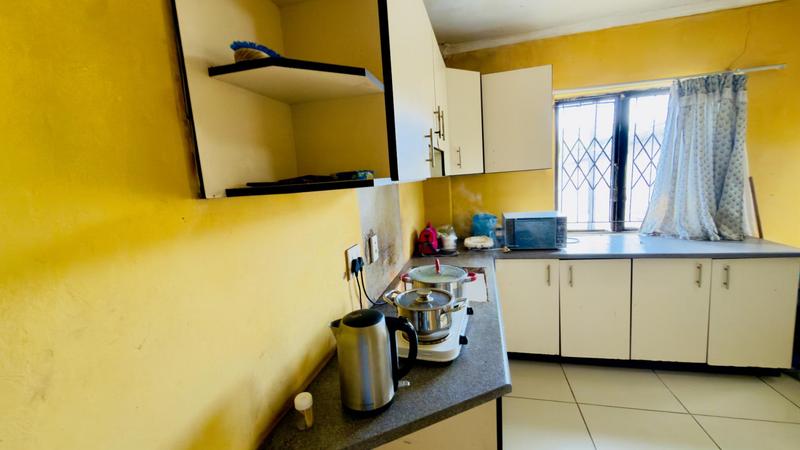 2 Bedroom Property for Sale in Ntuzuma KwaZulu-Natal