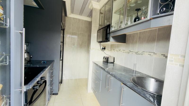 2 Bedroom Property for Sale in Kwamashu KwaZulu-Natal