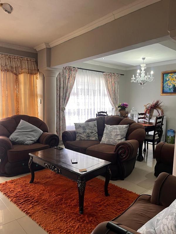 5 Bedroom Property for Sale in Margate KwaZulu-Natal