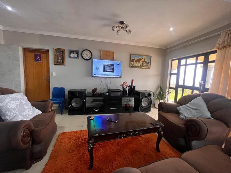 5 Bedroom Property for Sale in Margate KwaZulu-Natal