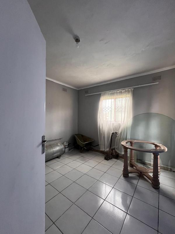 5 Bedroom Property for Sale in Margate KwaZulu-Natal