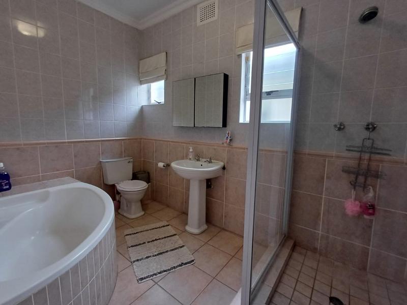 To Let 5 Bedroom Property for Rent in Durban North KwaZulu-Natal