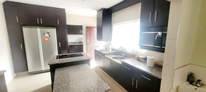 6 Bedroom Property for Sale in Umzinto KwaZulu-Natal