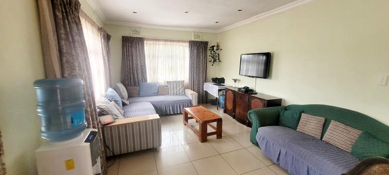 6 Bedroom Property for Sale in Umzinto KwaZulu-Natal