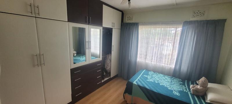 6 Bedroom Property for Sale in Umzinto KwaZulu-Natal