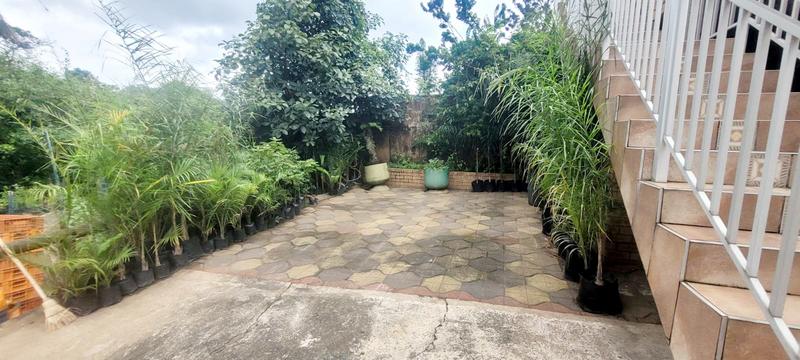 6 Bedroom Property for Sale in Umzinto KwaZulu-Natal