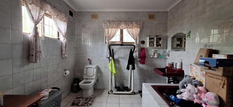 3 Bedroom Property for Sale in Umzinto KwaZulu-Natal