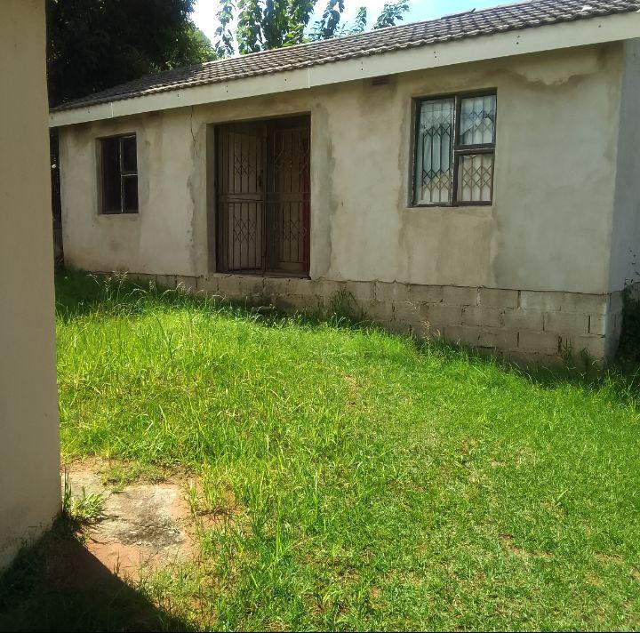 4 Bedroom Property for Sale in Umlazi KwaZulu-Natal