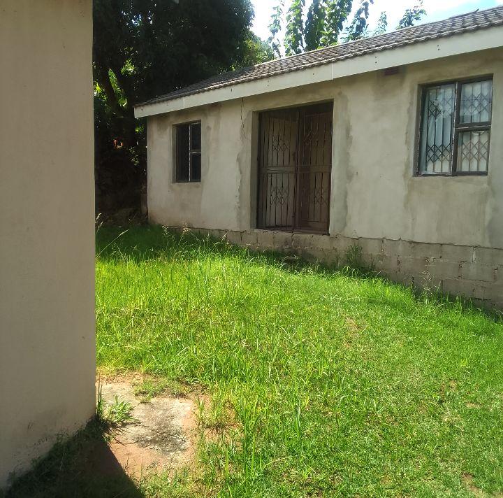 4 Bedroom Property for Sale in Umlazi KwaZulu-Natal