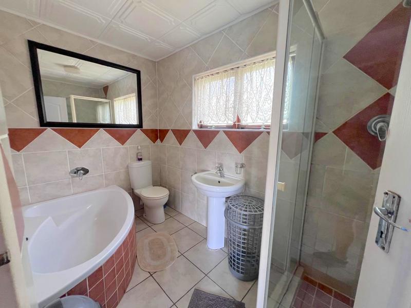 6 Bedroom Property for Sale in Ramsgate KwaZulu-Natal