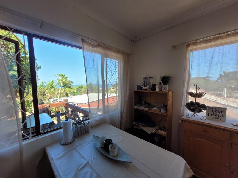 5 Bedroom Property for Sale in Manaba Beach KwaZulu-Natal