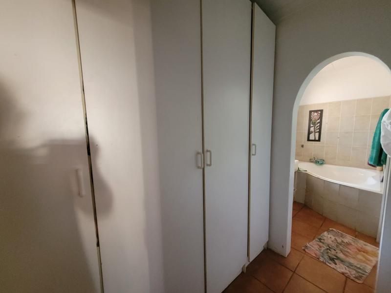 5 Bedroom Property for Sale in Manaba Beach KwaZulu-Natal