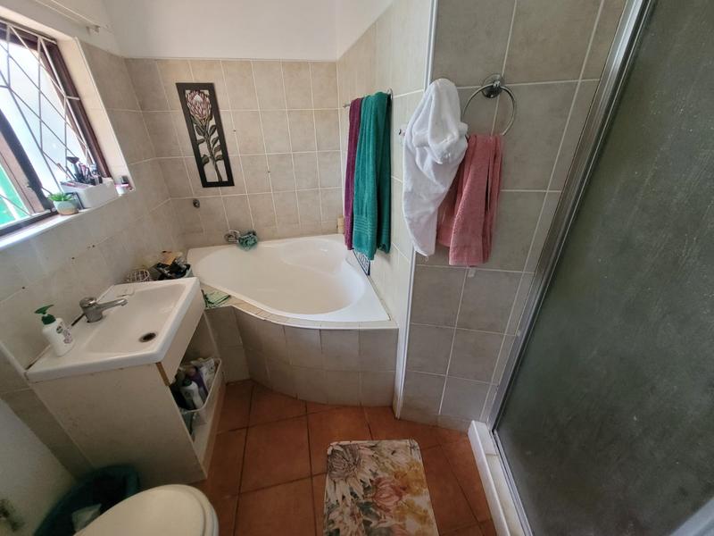 5 Bedroom Property for Sale in Manaba Beach KwaZulu-Natal