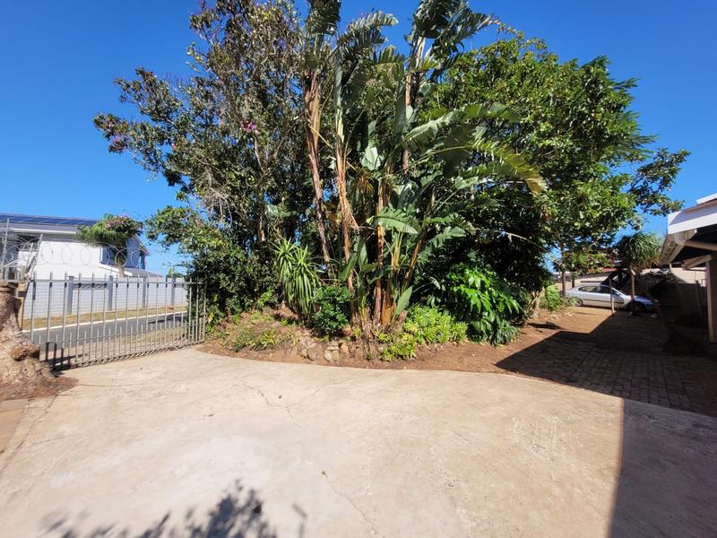 5 Bedroom Property for Sale in Manaba Beach KwaZulu-Natal