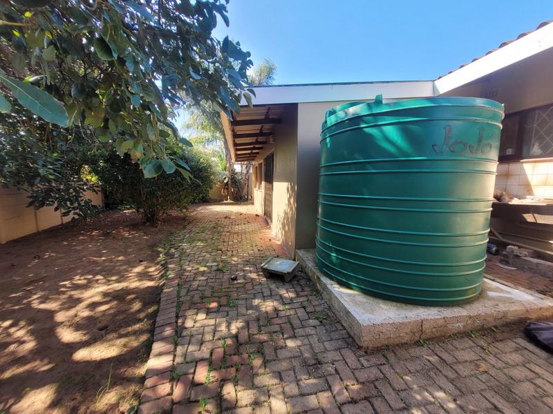 5 Bedroom Property for Sale in Manaba Beach KwaZulu-Natal