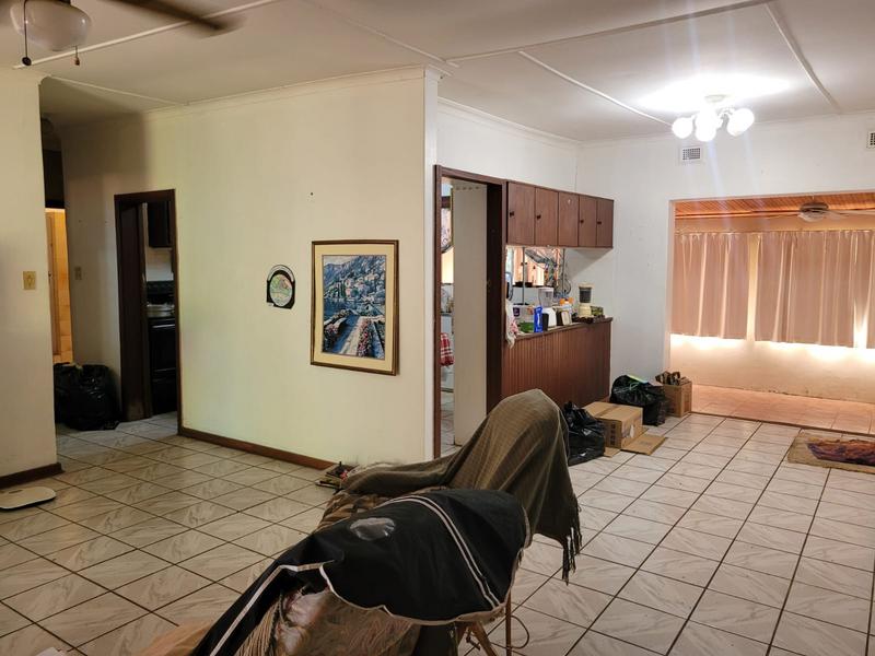 5 Bedroom Property for Sale in Manaba Beach KwaZulu-Natal