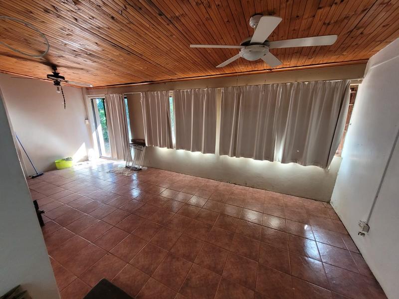 5 Bedroom Property for Sale in Manaba Beach KwaZulu-Natal