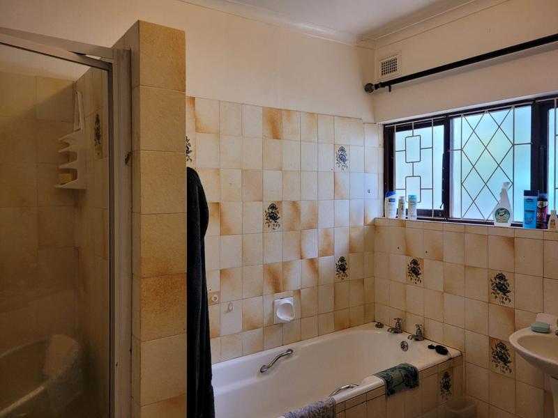 5 Bedroom Property for Sale in Manaba Beach KwaZulu-Natal