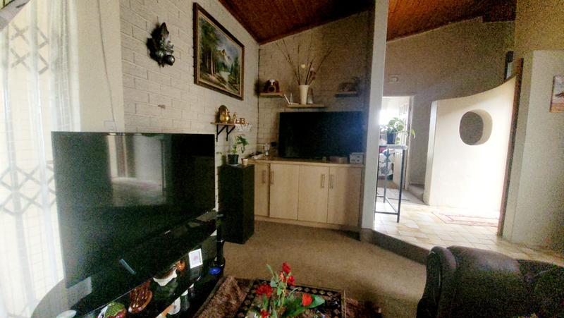 3 Bedroom Property for Sale in Umzinto KwaZulu-Natal