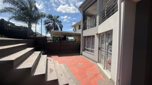 4 Bedroom Property for Sale in Havenside KwaZulu-Natal