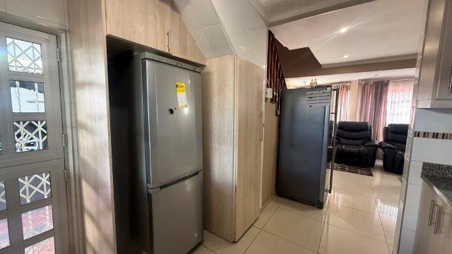 4 Bedroom Property for Sale in Havenside KwaZulu-Natal