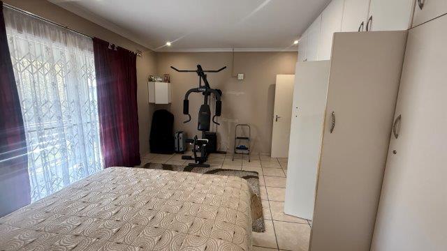 4 Bedroom Property for Sale in Havenside KwaZulu-Natal