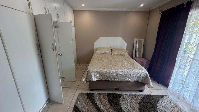 4 Bedroom Property for Sale in Havenside KwaZulu-Natal