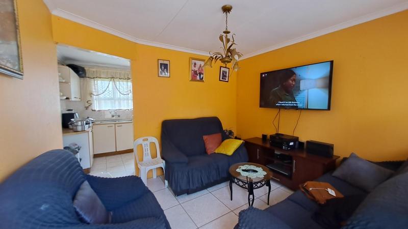To Let 3 Bedroom Property for Rent in Umlazi KwaZulu-Natal
